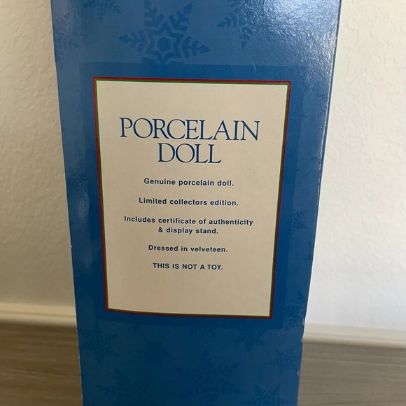 Vintage Porcelain Doll 1995 Sarah Jane - Picture 10 of 10